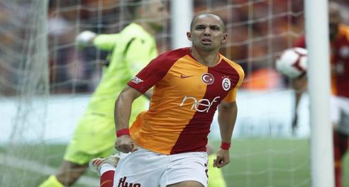 جلطة سراي ينتزع تتويجا "ملحميا" بالدوري التركي